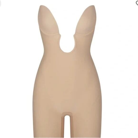 Skims Deep Plunge Shapewear Mid Thigh Bodysuit - M - Picture 1 of 3